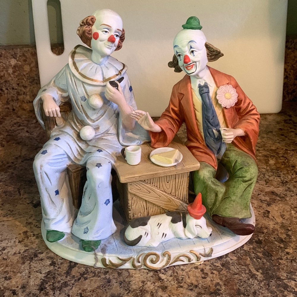 Arnart Pucci clown figurine